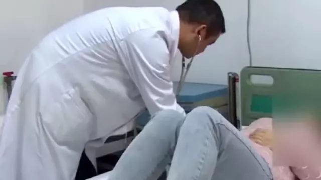 Matematik sorusunu çözemeyen çocuğuna sinirlenen anne kalp krizi geçirdi