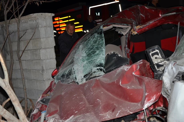 Muş Ta Trafik Kazası 2 ölü 3 Yaralı Haberi Fotografı