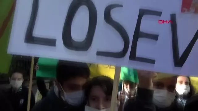 Öğrenciler lösemili çocuklar için yürüdü Öğrenciler lösemili çocuklar için yürüdü