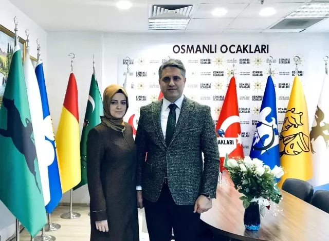 Osmanlı Ocakları'ndan Diyarbakır annelerine Yılın Cumhuriyet Kadını plaketi