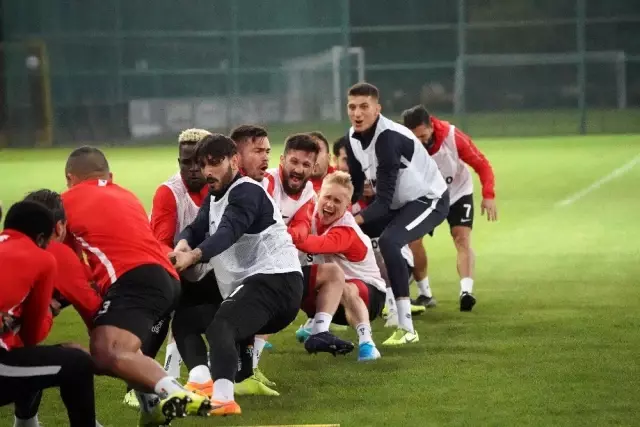 (Özel haber) Günay Güvenç: 'Galatasaray maçını kazanmaya odaklandık' (Özel haber) Günay Güvenç: 'Galatasaray maçını kazanmaya odaklandık'