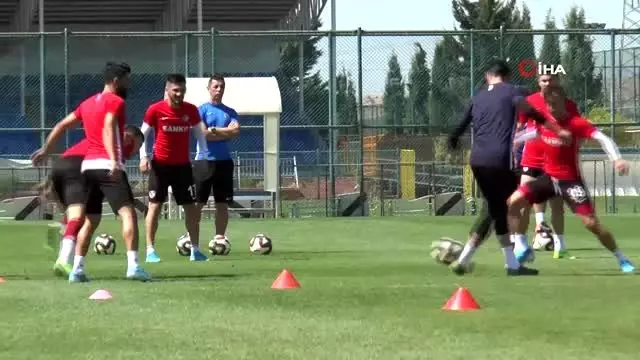 (Özel haber) Günay Güvenç: 'Galatasaray maçını kazanmaya odaklandık' (Özel haber) Günay Güvenç: 'Galatasaray maçını kazanmaya odaklandık'