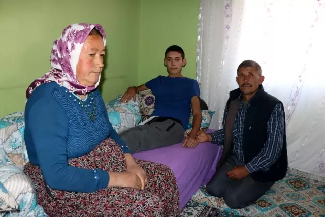 Kompresör ile şaka öldürüyordu: Makatına hava verilen gencin bağırsakları patladı Kompresör ile şaka öldürüyordu: Makatına hava verilen gencin bağırsakları patladı