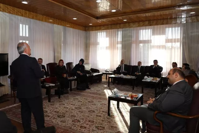 Prof. Dr. Numan Kurtulmuş, Atatürk Üniversiteli gençlerle bir araya geldi Prof. Dr. Numan Kurtulmuş, Atatürk Üniversiteli gençlerle bir araya geldi