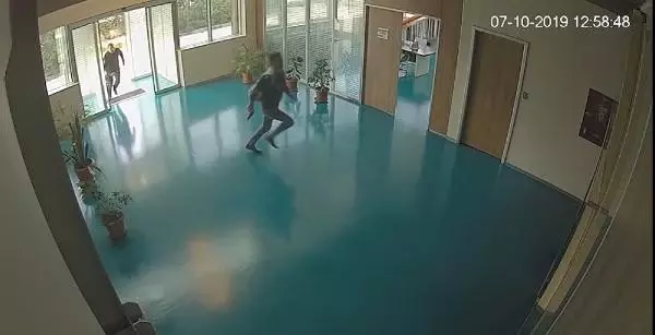 Silahla fabrika basıp serbest kaldı, itiraz üzerine tutuklandı Silahla fabrika basıp serbest kaldı, itiraz üzerine tutuklandı