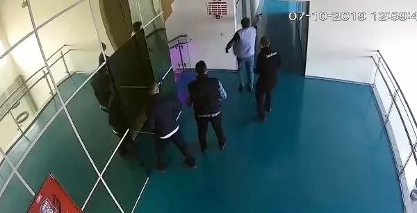 Silahla fabrika basıp serbest kaldı, itiraz üzerine tutuklandı Silahla fabrika basıp serbest kaldı, itiraz üzerine tutuklandı
