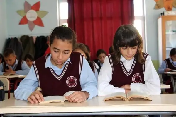 Şırnaklı öğrenciler, idollerinin hayatlarını kitaba döktü