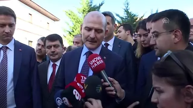 Soylu: 'Ben onlar gibi koluma teröristi takıp TBMM'de gezdirmem' Soylu: 'Ben onlar gibi koluma teröristi takıp TBMM'de gezdirmem'