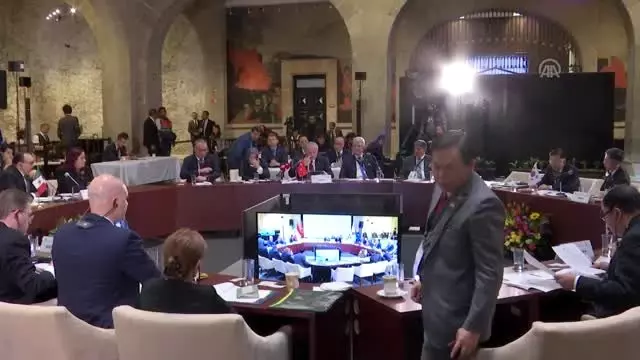 TBMM Başkanı Şentop: 'İnsan değerini cüzdan kalınlığıyla tartmaktadırlar' TBMM Başkanı Şentop: 'İnsan değerini cüzdan kalınlığıyla tartmaktadırlar'
