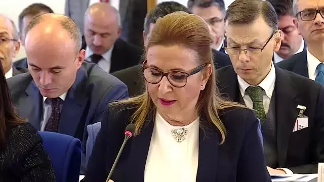 Ticaret Bakanı Pekcan: 'İhracatçılarımıza 3 milyar 754 milyon lira destek vermeyi öngörüyoruz' Ticaret Bakanı Pekcan: 'İhracatçılarımıza 3 milyar 754 milyon lira destek vermeyi öngörüyoruz'