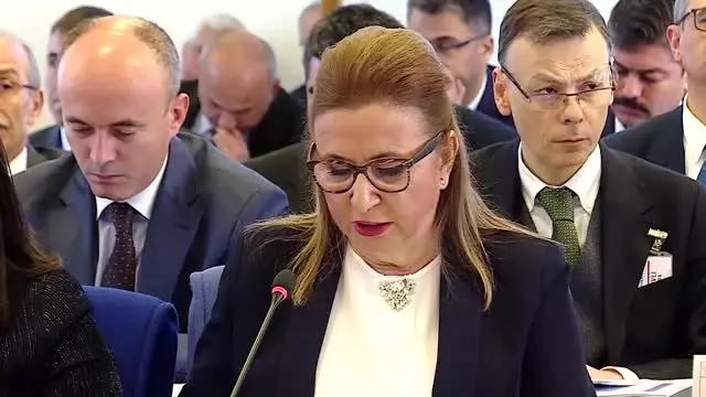 Ticaret Bakanı Pekcan: 'İhracatçılarımıza 3 milyar 754 milyon lira destek vermeyi öngörüyoruz' Ticaret Bakanı Pekcan: 'İhracatçılarımıza 3 milyar 754 milyon lira destek vermeyi öngörüyoruz'