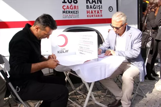 Türk Sağlık-Sen üyeleri kan ve kök hücre bağışında bulundu Türk Sağlık-Sen üyeleri kan ve kök hücre bağışında bulundu