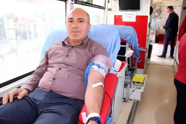 Türk Sağlık-Sen üyeleri kan ve kök hücre bağışında bulundu Türk Sağlık-Sen üyeleri kan ve kök hücre bağışında bulundu