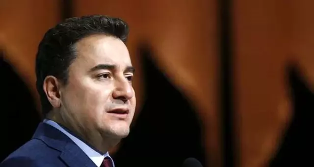 Ünlü ekonomi profesörü Daron Acemoğlu, Ali Babacan'ın yeni parti teklifini reddetti Ünlü ekonomi profesörü Daron Acemoğlu, Ali Babacan'ın yeni parti teklifini reddetti
