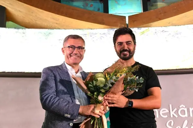 Ünlü şarkıcı Yusuf Güney: 'Vatani görev bitmez arkadaşlar. Ünlü şarkıcı Yusuf Güney: 'Vatani görev bitmez arkadaşlar.
