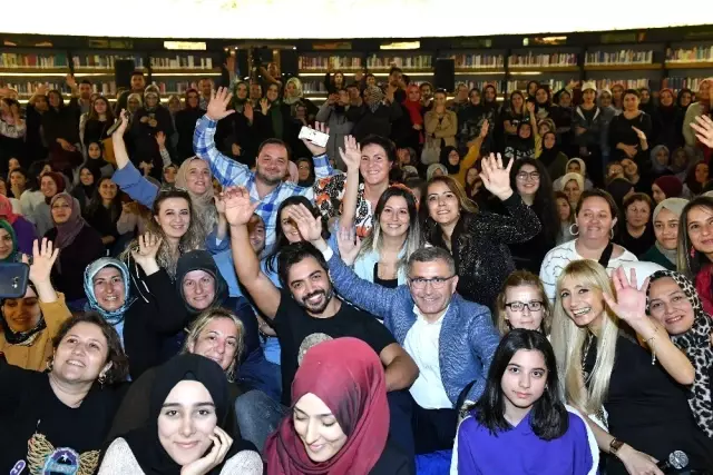 Ünlü şarkıcı Yusuf Güney: 'Vatani görev bitmez arkadaşlar. Ünlü şarkıcı Yusuf Güney: 'Vatani görev bitmez arkadaşlar.