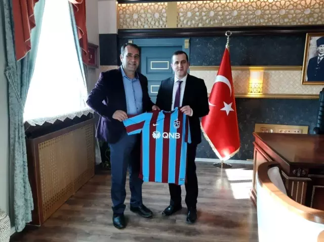 Van TS derneği yönetiminden Gevaş Kaymakamı Genç'e ziyaret Van TS derneği yönetiminden Gevaş Kaymakamı Genç'e ziyaret