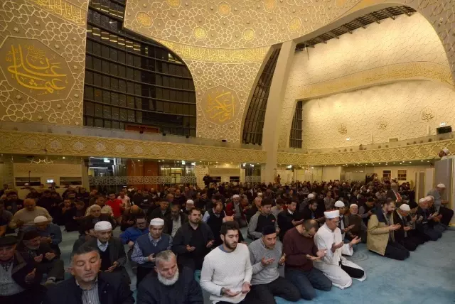 Almanya'da Mevlid Kandili coşkusu Almanya'da Mevlid Kandili coşkusu