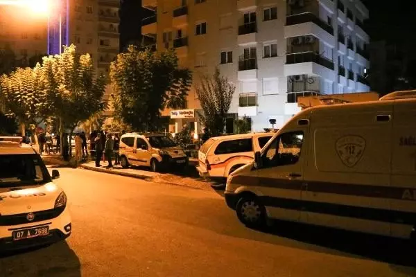 Antalya'da 4 kişilik aile ölü bulundu; siyanür şüphesi var Antalya'da 4 kişilik aile ölü bulundu; siyanür şüphesi var