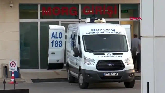 Antalya'da 4 kişilik aile ölü bulundu; siyanür bulgusuna rastlandı Antalya'da 4 kişilik aile ölü bulundu; siyanür bulgusuna rastlandı