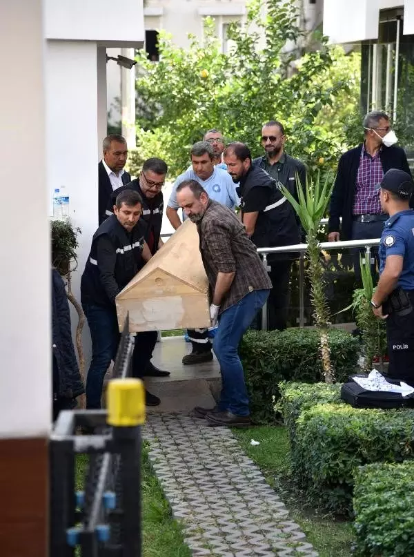 Antalya'da 4 kişilik aile ölü bulundu; siyanür bulgusuna rastlandı (4) Antalya'da 4 kişilik aile ölü bulundu; siyanür bulgusuna rastlandı (4)