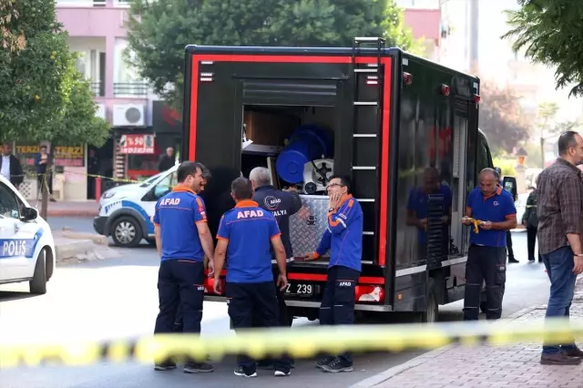 Antalya'da aynı aileden ikisi çocuk 4 kişi evlerinde ölü bulundu Antalya'da aynı aileden ikisi çocuk 4 kişi evlerinde ölü bulundu