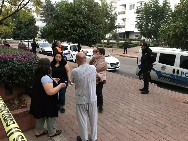 Antalya'da aynı aileden ikisi çocuk 4 kişi evlerinde ölü bulundu Antalya'da aynı aileden ikisi çocuk 4 kişi evlerinde ölü bulundu
