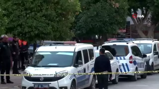 Antalya'da dört kişilik aile evde ölü bulundu Antalya'da dört kişilik aile evde ölü bulundu