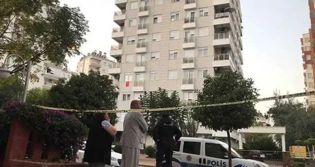 Antalya'da siyanürden zehirlenme ihtimali olan dört kişilik aile, evlerinde ölü bulundu