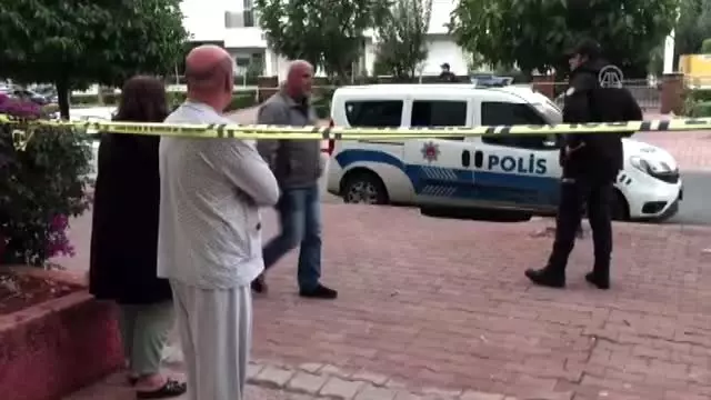 Aynı aileden dört kişi evlerinde ölü bulundu (2) Aynı aileden dört kişi evlerinde ölü bulundu (2)