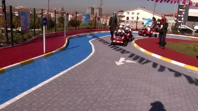 Bakan Soylu, Çocuk Trafik Eğitim Merkezi'ni açtı Bakan Soylu, Çocuk Trafik Eğitim Merkezi'ni açtı