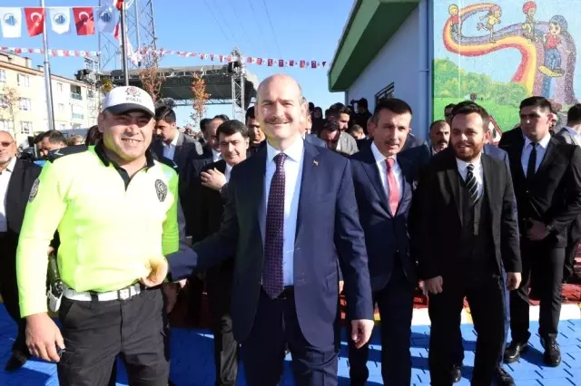 Bakan Soylu, Çocuk Trafik Eğitim Merkezi'ni açtı Bakan Soylu, Çocuk Trafik Eğitim Merkezi'ni açtı