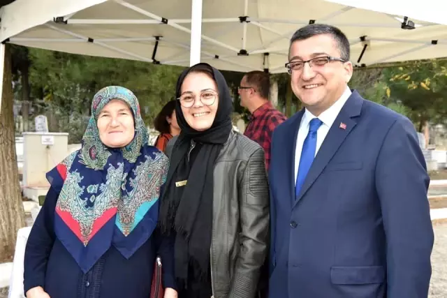 Başkan Öz, kandilde ikramda bulundu, mezarlıkları ziyaret etti Başkan Öz, kandilde ikramda bulundu, mezarlıkları ziyaret etti