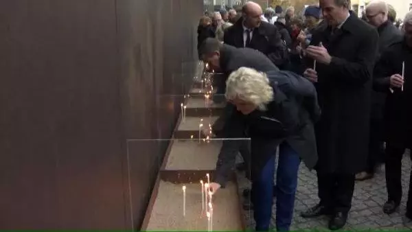 Berlin Duvarı'nın yıkılışının 30'uncu yılı kutlandı Berlin Duvarı'nın yıkılışının 30'uncu yılı kutlandı