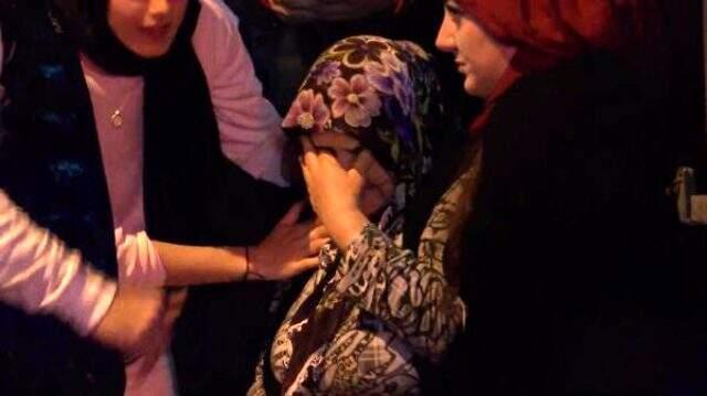 Beyoğlu'nda yaşlı kadın, evin yanışını gözyaşları içinde izledi