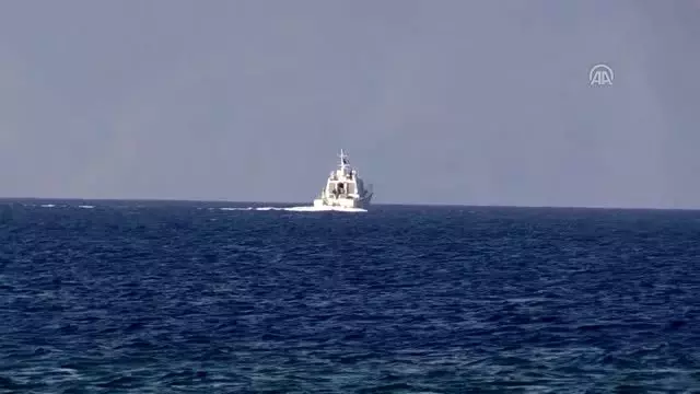 Bodrum'da düzensiz göçmenlerin bulunduğu bot battı