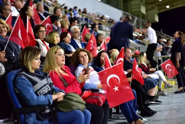 Bornova Stadı'nda ilk milli maç heyecanı