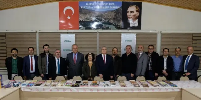 Bursa Yusufelililer Derneği'nden şehit kütüphanesine kitap bağışı