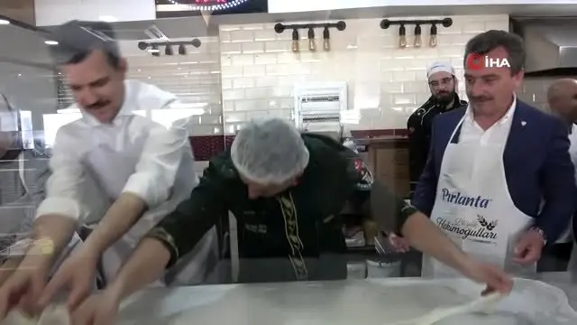 Bursalı börekçiden sınırdaki askerlere 250 kilogram kol böreği Bursalı börekçiden sınırdaki askerlere 250 kilogram kol böreği