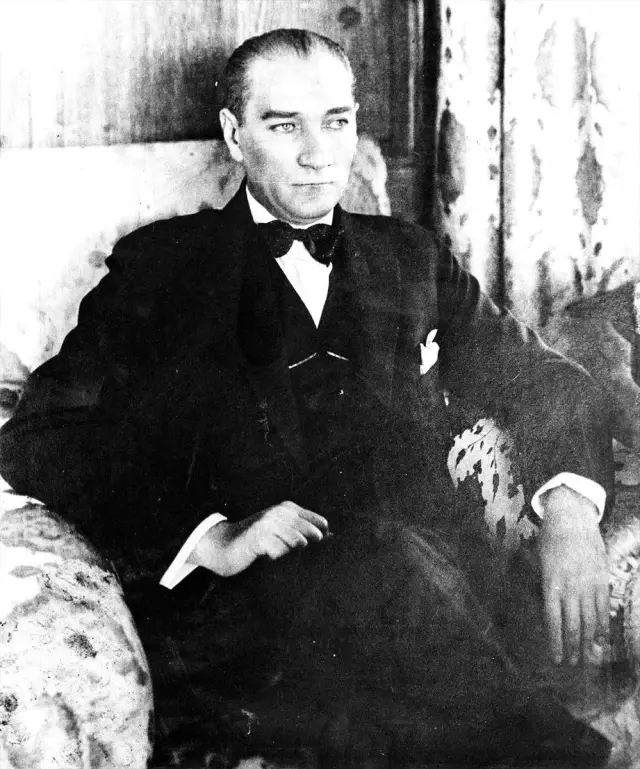 Büyük Önder Atatürk 81 yıldır özlemle anılıyor Büyük Önder Atatürk 81 yıldır özlemle anılıyor