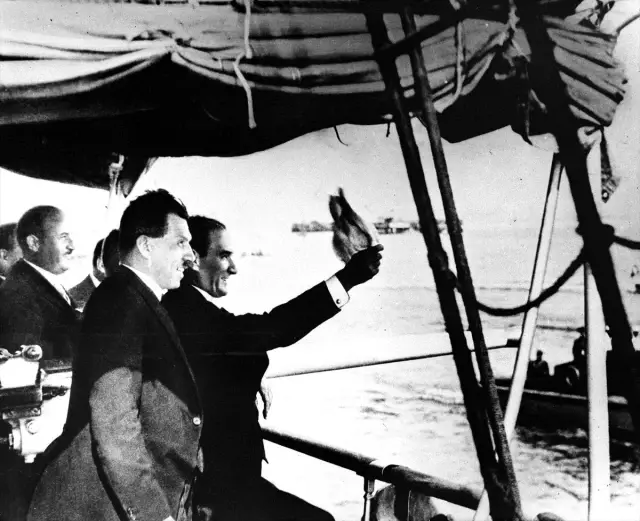 Büyük Önder Atatürk 81 yıldır özlemle anılıyor Büyük Önder Atatürk 81 yıldır özlemle anılıyor
