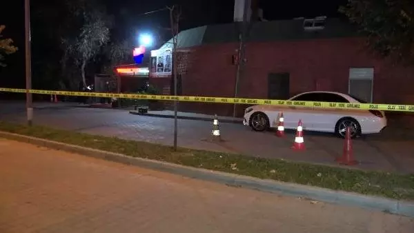 Büyükçekmece'de iki grup arasında silahlı ve bıçaklı kavga: 2 yaralı Büyükçekmece'de iki grup arasında silahlı ve bıçaklı kavga: 2 yaralı