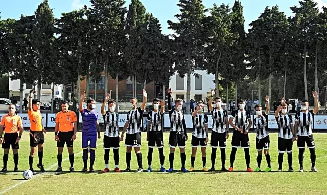 Çeşme Belediyespor 7-0'la liderliğini sürdürdü Çeşme Belediyespor 7-0'la liderliğini sürdürdü