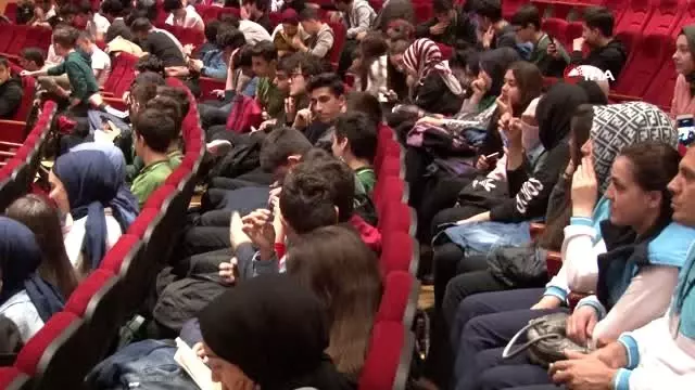 Deprem Uzmanı Kutoğlu: 'İstanbul'daki 5.8 deprem bize son şansımız der gibi oldu' Deprem Uzmanı Kutoğlu: 'İstanbul'daki 5.8 deprem bize son şansımız der gibi oldu'