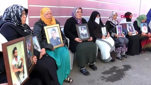 Diyarbakır hdp önündeki eylemde 68'inci gün Diyarbakır hdp önündeki eylemde 68'inci gün