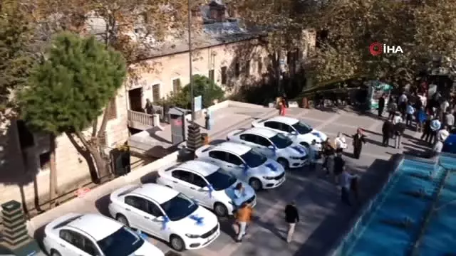 Düğün için aldığı takım elbise ile otomobil sahibi oldu Düğün için aldığı takım elbise ile otomobil sahibi oldu