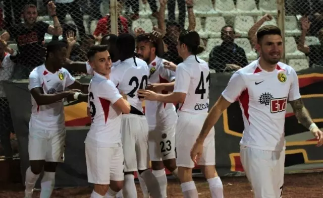 Eskişehirspor ayağa kalkıyor Eskişehirspor ayağa kalkıyor