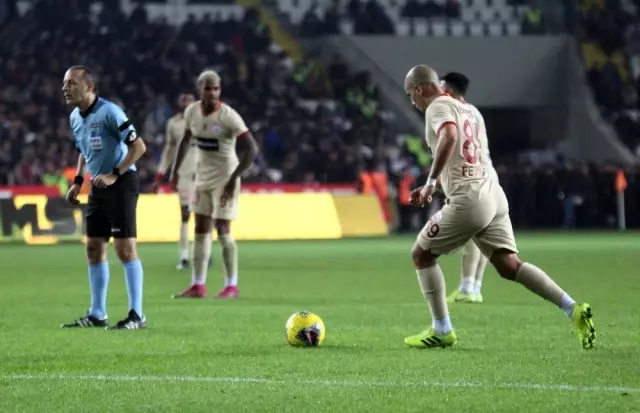 Galatasaray moral buldu Galatasaray moral buldu