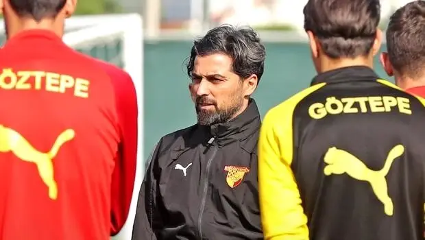 Göztepe'nin yeni teknik direktörü İlhan Palut, ilk Süper Lig maçına çıkacak! Göztepe'nin yeni teknik direktörü İlhan Palut, ilk Süper Lig maçına çıkacak!