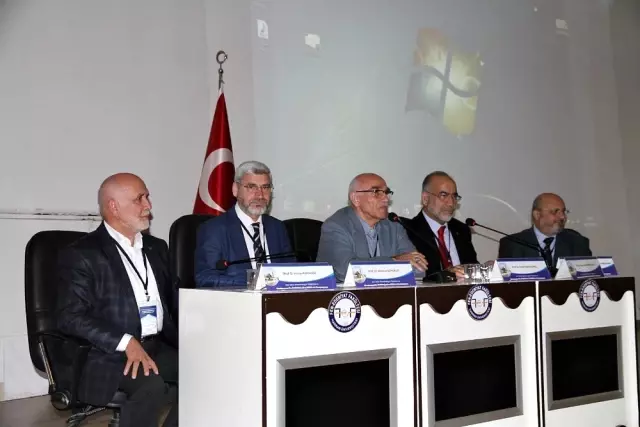 HRÜ'de tefsir akademisyenleri koordinasyon toplantısı gerçekleştirildi HRÜ'de tefsir akademisyenleri koordinasyon toplantısı gerçekleştirildi
